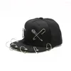 Ball Caps punk style noir parentchild hip hop chapeaux tendance broche rivet tassel baseball pour hommes show de mode de street masculin occasionnel6677408