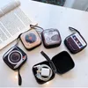 Bolsas de almacenamiento 1pcs mini bolso de auriculares portátil de hojalata retro grabado de cinta de cinta de monedera auriculares usb cable de cable billetera