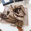 Ny gåva 2022 Fashion Winter Scarf Unisex Top 100 Cashmere Scarf för män Kvinnor High End Designer Overdimensionerad klassiker Kontrollera Big Plai4770522