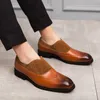 Loafers män skor pu stitching faux mocka brogue mönster pekade tå mode företag avslappnad dagligen all-match ad010