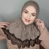 Модная премиум Джерси Мгновенный Хиджаб Тудунг с кружевом и тремя кнопками Женщины мусульманин подчеркивают бесплатный размер