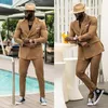 Brown Stripes Men Tuxedos de casamento 2 peças Roupas de lapela de peito duplo traje de traje Homme Mariage Blazer Wear