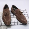 Loafers män skor fast färg faux mocka pekade tofs mode företag casual daglig all-match ad007