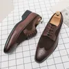 Brogue Shoes Men Shoes Solid Pu Stitching Faux Suede Wing Wing Tip Lace Up Fashion Business عرضية كل يوم متعدد الاستخدامات AD013