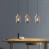 Lâmpadas pendentes pós -moderna lustre de vidro criativo restaurante bar combinação lâmpada simples de jantar da vila