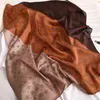 Sciarpe Arrivo Sciarpa di seta stampata a pois Design liscio al tatto Colore a contrastoLady Neck Hijab Brand Handbag Tie Bandeau