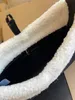 22SS Mulheres Cordeiro de lã costurada Bolsas de ombro de matha Sagchels de moda Pu Bolsa Crossbody Satchel Bolsa de luxo Bottegas Bolsa