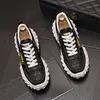 Designer britannico Abito da sposa Scarpe da festa Autunno Vulcanized Lace Up Sneakers casual traspiranti Punta tonda Fondo spesso Business Driving Mocassini da passeggio J17