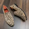 المتسكعون رجال أحذية البريطانية Leopard Faux Suede Simple Fashion Business حفل زفاف عرضي يوميًا متعدد الاستخدامات AD044