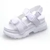 Сандалии 7 см женщины белые удобные туфли удобные дамы 2022 Слайды Стильные летние открытые ноги платформы