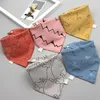 Нагрудники Burp Cloths 5pcs Baby Bibs Triangle Scarf Cotton Cartoon Child Bandana Dribble Dribble Bibs Рожденные плита в аппинте