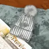 Boinas Mujer Otoño Invierno Engrosado Láser Estampado térmico Lana Molesto para mantener la gorra metálica Bola de pelo grande Rizado de punto