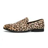 المتسكعون رجال أحذية البريطانية Leopard Faux Suede Simple Fashion Business حفل زفاف عرضي يوميًا متعدد الاستخدامات AD044