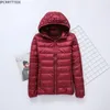 Piumino da donna Parka Autunno Inverno Donna Giacca ultraleggera sottile Piumini bianchi con cappuccio Cappotto portatile femminile 220830