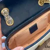 أكياس مسائية G Designer's Crossbody New 2022 Net Red مع نفس الأكياس الأزرق البيضاء الصغيرة المربعة المطرزة سلسلة منقوشة واحدة كتف واحد قطري مصغرة Mxoh