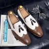 Отсуть обувь Brownmoccasins Итальянская модная пленка для хиппи -мужчина чернокожи