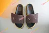 Med Box Pool Pillow Flat Comfort Slippers pr￤glade mulor Sandal Luxury Men Designer Slides Women Shoes Pink Triple Black Ivory Beige Cargo Khaki Summer