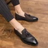 Pu stitching polyester fiber loafers m￤n skor klassisk tofs enkel all-match dagliga trendiga skor ad097