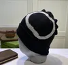 Berretti autunno inverno classici di design Cappelli uomo e donna Moda berretto lavorato a maglia universale Berretti caldi con teschio all'aperto in lana autunnale