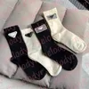 Elastiska tunna strumpor Kvinnor Sport Socks Home Clothing Basket Cykling Skateboard Stocking Blank Triangle Badge Långa strumpor