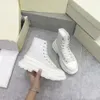 Tasarımcı Kadın Ayakkabı Yok Sıkışlı Botlar Yüksek Top Tuval Spor Ayakkabı Dantel Kauçuk Yuvarlak Ayak parmak Ayakkabı Moda Astar Platformu Deri Sneaker
