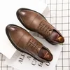 Kleur Solid Oxford Men Pu Leather Pointed Teen Square Hak Flat Comfortabele kledingschoenen AD101 5046