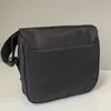 Trapstar 럭셔리 디자이너 가방 Irongate T Crossbody Bag 영국 런던 패션 핸드백 방수 지갑 배낭 토트 메신저 백 스포츠 야외 팩 토트