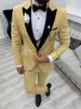 Klassisk gula brudgummen bröllop smoking 3 stycken kläder kostym homme mariage party prom blazer slitage