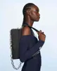 Axelväskor kvinnors väska fransk minoritetsdesign högklassig textur enkel axel messenger hand bärande kedja baguette 220630