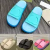 Mode Damen Hausschuhe Geprägte Interlock Plattform Gummi Slide Sandalen neue Damenschuhe Flache Sommer Designer Luxus Slides Damen Leder Loafer Strandsandale