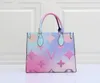 Sunrise Pastel Onthego MM Totes Bag 다채로운 여성 디자이너 숄더 핸드백 지갑 이동 중 2022 SPRING IN THE CITY COLLECTION 핑크 코팅