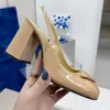 أنيقة براءة براءة البراءة الأنيقة Calfskin مقاومة للماء من منصة الأحذية المصمم الفاخر المصمم ذو الكعب العالي 11cm ملصق ثلاثي المثلثات مزخرفة White Women's Shoes35-40