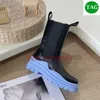 2022 Top Designer Boot Pneus Chelsea Botas de plataforma ao ar livre Martin tornozelo de luxo Anti-deslizamento Solas de borracha coloridas de ondas el￡sticas homens mulheres sapatos