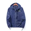 Designer Mens Jacket Spring and Autumn Wind Runner Tee Fashion Hooded Sports Wind Breaker Casual Zipper Jackets Kläder Asia Size M-3XL