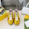 Designer tênis gazelle sapatos casuais alfabeto imprimido homens tênis bordados bordados retrô sapato de luxo de luxo feminino tênis feminino treinador de faixas