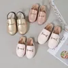 Terlik çocuk ayakkabıları çocuk açık slaytlar kız bebek altın terlik toddler erkek marka daireler prenses slip yaz 220830