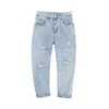 Мужские джинсы Летние облегающие джинсы для мужской уличной одежды Корейский дизайнер Обычные потертые джинсовые брюки Slim Homme Джинсы в стиле хип-хоп Брюки с дырками 220831