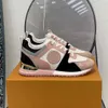 Designer RUN AWAY Fritidsskor Herr Dam Sneakers i kalvläder Mesh Mixed Color Trainer Retro Splicing Stylist Sko Unisex Sneaker