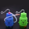 Accessori per fumatori Tubo da bong per acqua dab rig in plastica con orso colorato all'ingrosso con ciotola per bruciatore a nafta maschio da 10 mm e cannuccia in silicone