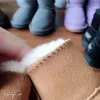 Dames kinderen heren sneeuwschoenen ontwerper laarzen klassieke drievoudige zwarte kastanje paars roze marine grijs fashion klassiek