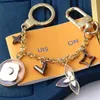 Designers keychain pendant jewelry metal keychains to send couples to sends friends gifts good nice6100519