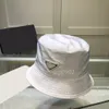 Triângulo Cradudeiro Designer Hat Hat Solid Protection Cap Men Mulheres largura Capas de estilo casual Caps de estilo casual