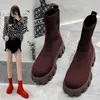 Casual Shoes Autumn 2022 Nya koreanska stora avslappnade tygrör i mitten av kvinnors modestrumpor och stövlar