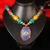 Halsketten mit Anhänger Charmante zarte Halskette aus Tianzhu-Block, Rubinen, Korallen, Türkisen und Bienenwachs aus Tibetsilber