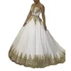 2023 Robes de mariée de luxe Dubaï Robes nuptiales Boulons à manches longues blanches et or appliqués paillettes brillantes paillettes LAC2880350