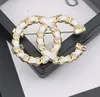 20style Famous Classic Brand Luxury Desinger Brooch Women Rhinestone Letters Brooches Suit Pin Fashion Jewelry Clothing Decoration Accessories