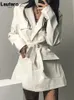 Женские куртки Lautaro Spring осень блестящая черная белая текстура кожаная грузовая куртка женщин много карманов с длинным рукавом.