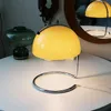 Lampes de table nordique bauhaus lampe en verre antique jaune de fer jaune chambre chambre à coucher métal atmosphère décorative