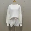 Kvinnors sp￥rningsdr￤kter 2022 White 2 Piece Set Kvinnor Stickad kostym O Neck Crop Top Mini Shorts L￥ng￤rmad tr￶ja Kvinna Matchning Set Outfits
