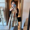 scarf designer scarf kashmir scarfs bokstavstryckt scarfar soft touch Varma omslag med taggar Höst Vinter långa sjalar mångsidig stil Fyrkantig tofs Stoles Filt